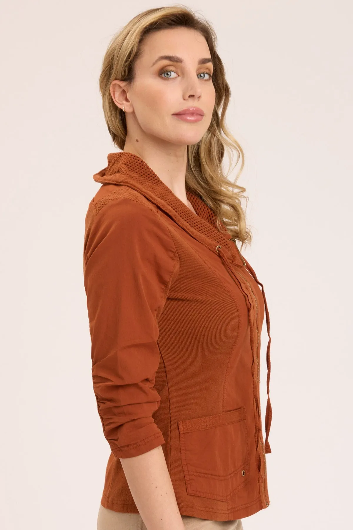 Stylish Fjord Jacket - The Ultimate Outdoor Companion