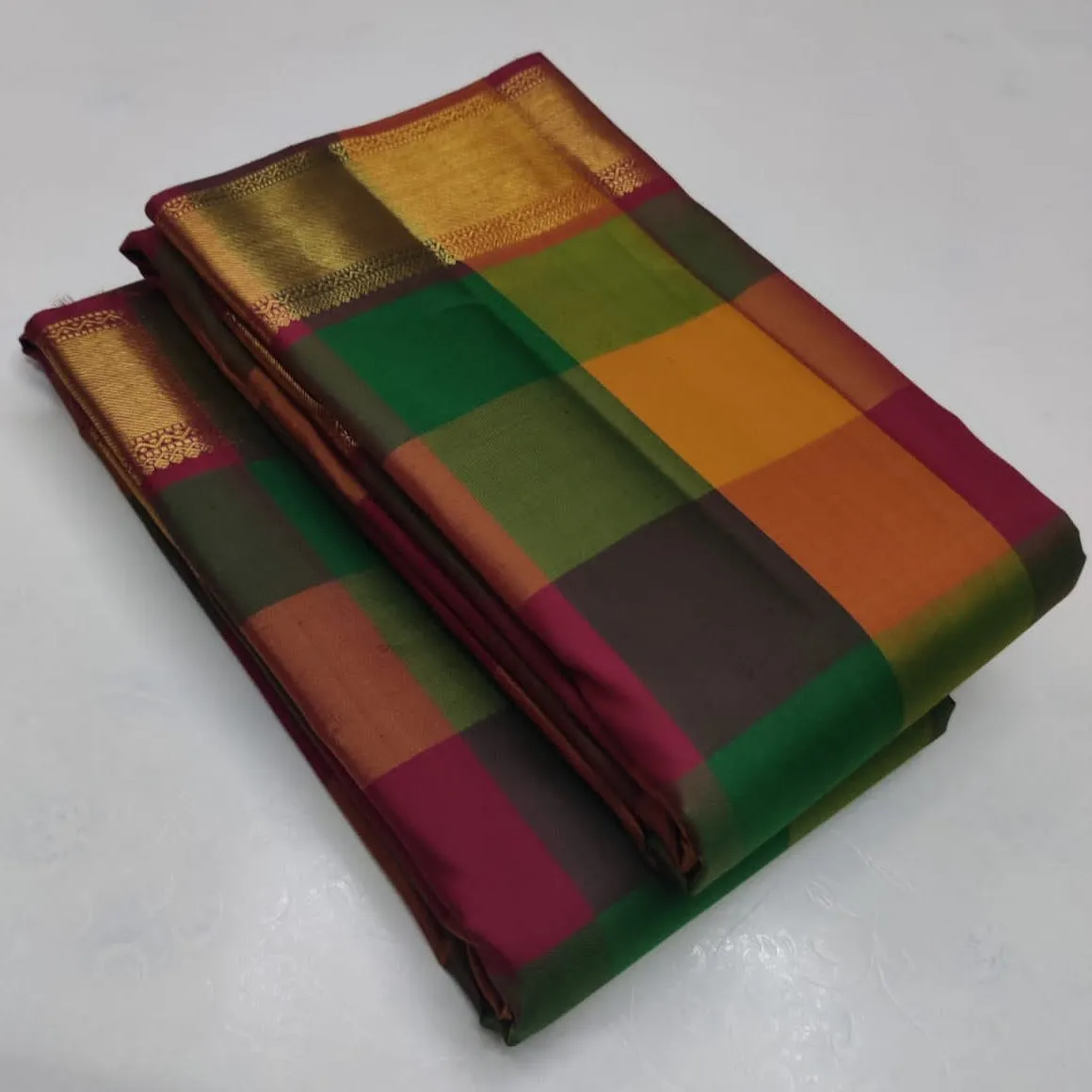 Lalithaa , Pure Kanchipuram silk saree Handwoven with 2 gram  pure Zari traditional saree for Women-SRI001KSS