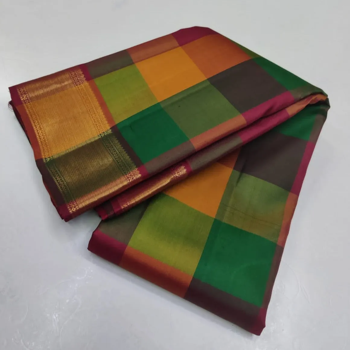 Lalithaa , Pure Kanchipuram silk saree Handwoven with 2 gram  pure Zari traditional saree for Women-SRI001KSS