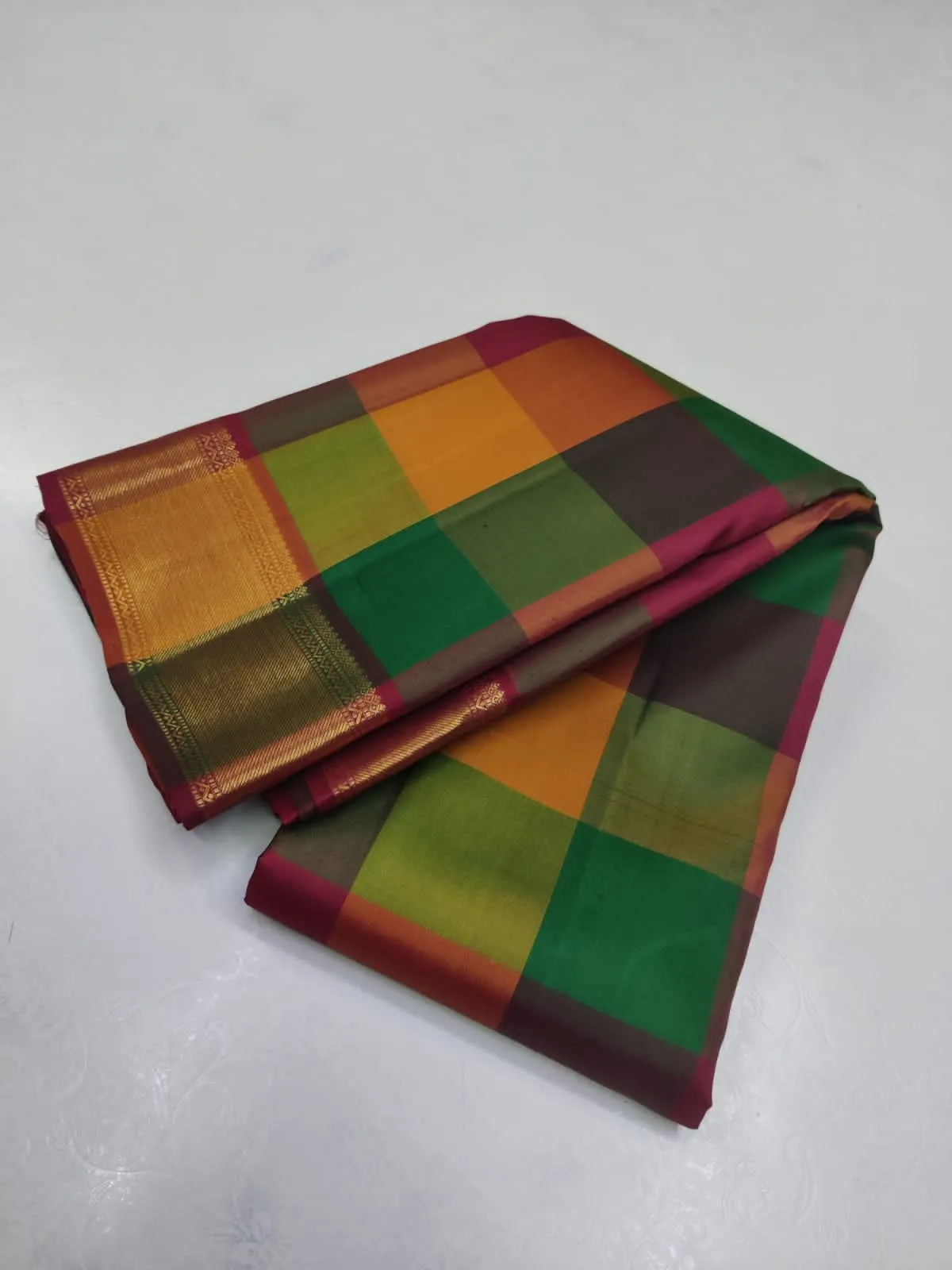 Lalithaa , Pure Kanchipuram silk saree Handwoven with 2 gram  pure Zari traditional saree for Women-SRI001KSS