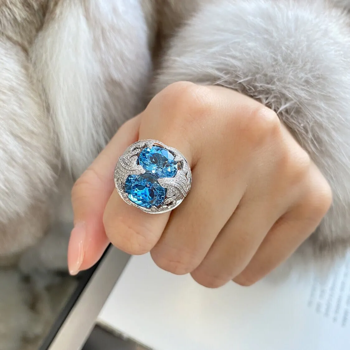 Luxury Oversized Oval Sea Blue Aquamarine Zircon Ring